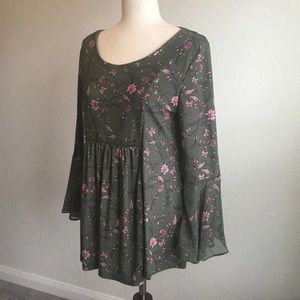 Westport Floral Boho Villager Ditsy Floral Butterfly Flare Sleeve - Size 1X